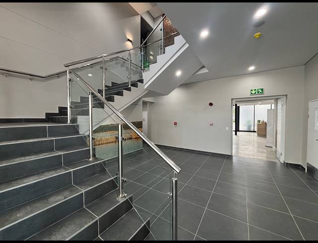79M² MEDICAL SUITE TO LET IN PAARDEVLEI